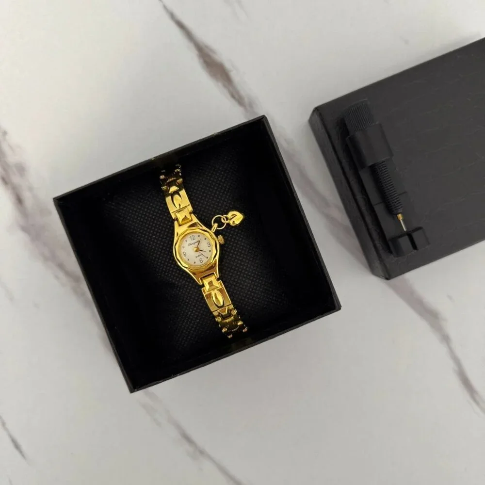 SKU:0031 vintage vibe gold white mini watch with heart + in a gift box‎